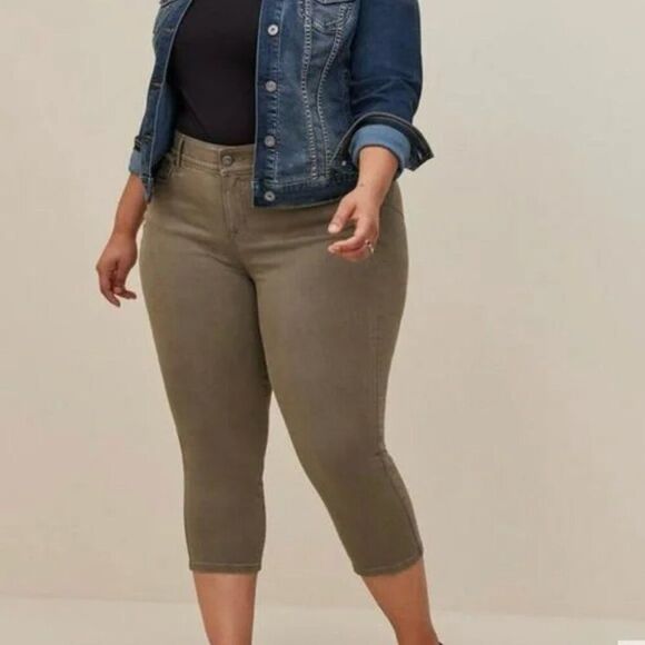 Torrid Crop Bombshell Skinny Jeans Super Soft Green Size 22 - Picture 1 of 13
